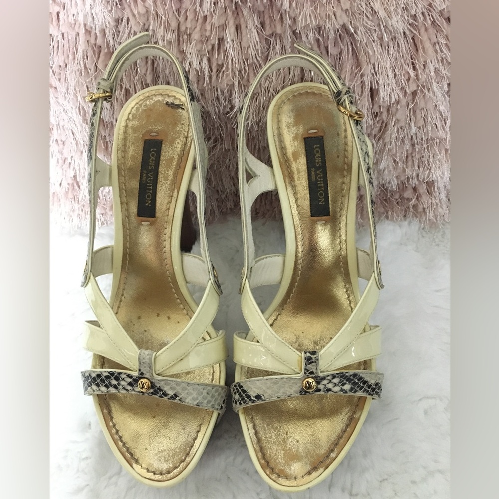 Sandalias Brand Louis Vuitton Size 35 color cream black silver